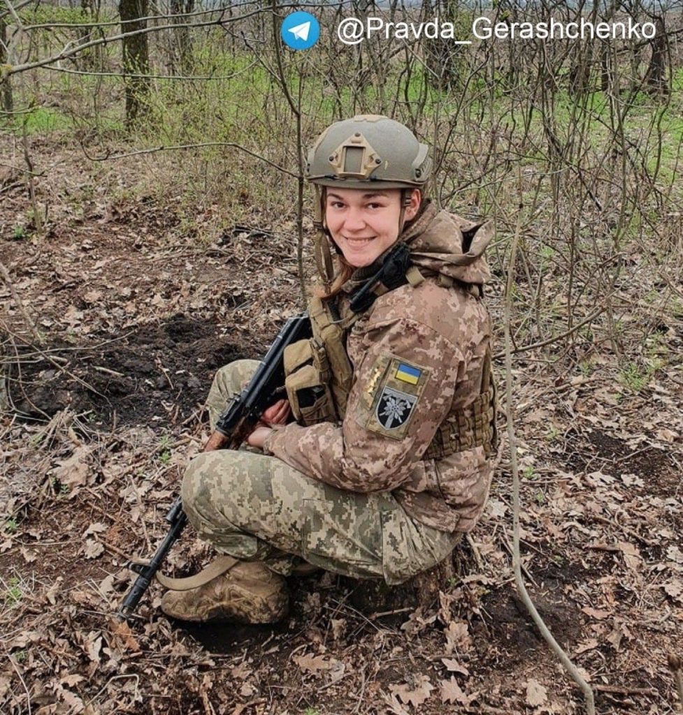 Украинские амазонки сражаются за свою землю, пока жены русских мародеров ждут кружевные трусы