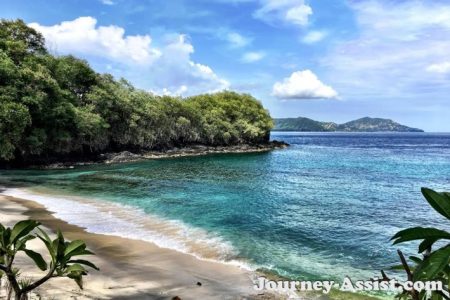 Пляж Голубая Лагуна (Blue Lagoon Beach). Бали