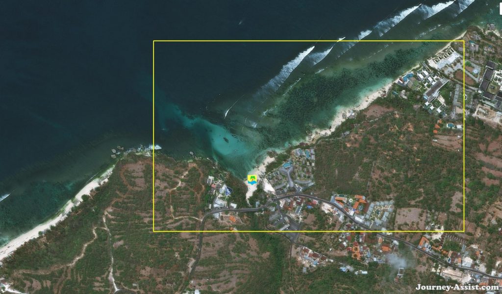 Пляж Паданг Паданг (Padang Padang) на Буките. Бали